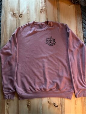 WILD Women’s Dusty Rose Crewneck Sweatshirt with Floral Chest Print